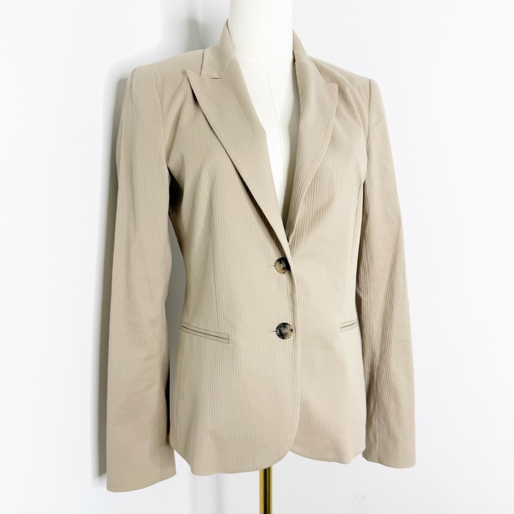 Theory Beige Pinstripe Blazer Size 6 Tailored One Button